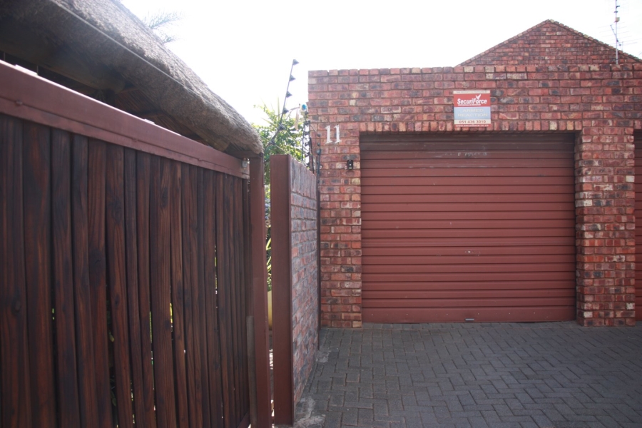 3 Bedroom Property for Sale in Universitas Ridge Free State